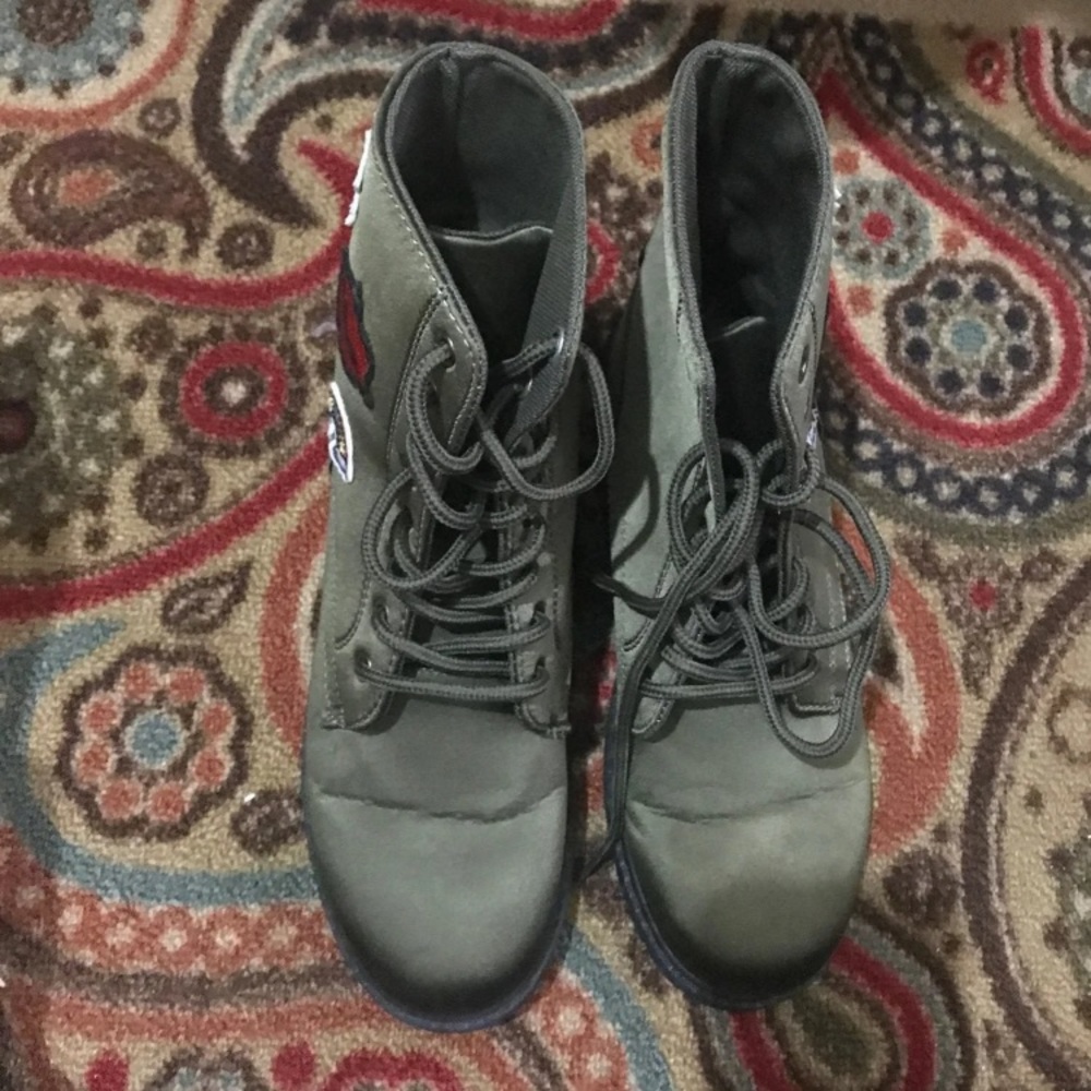 Etc love Oliver green lace up booties -7/8 size - Picture 7 of 12